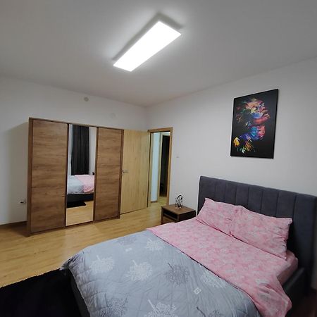 Apartamento Golden Royal Kragujevac Exterior foto
