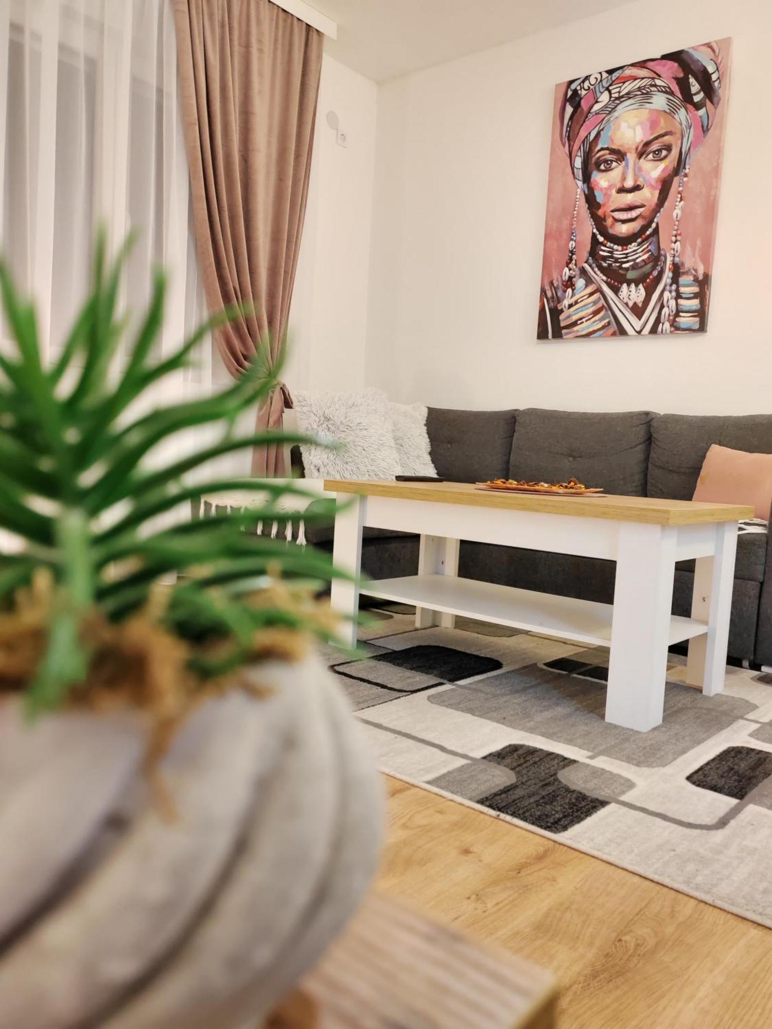 Apartamento Golden Royal Kragujevac Exterior foto