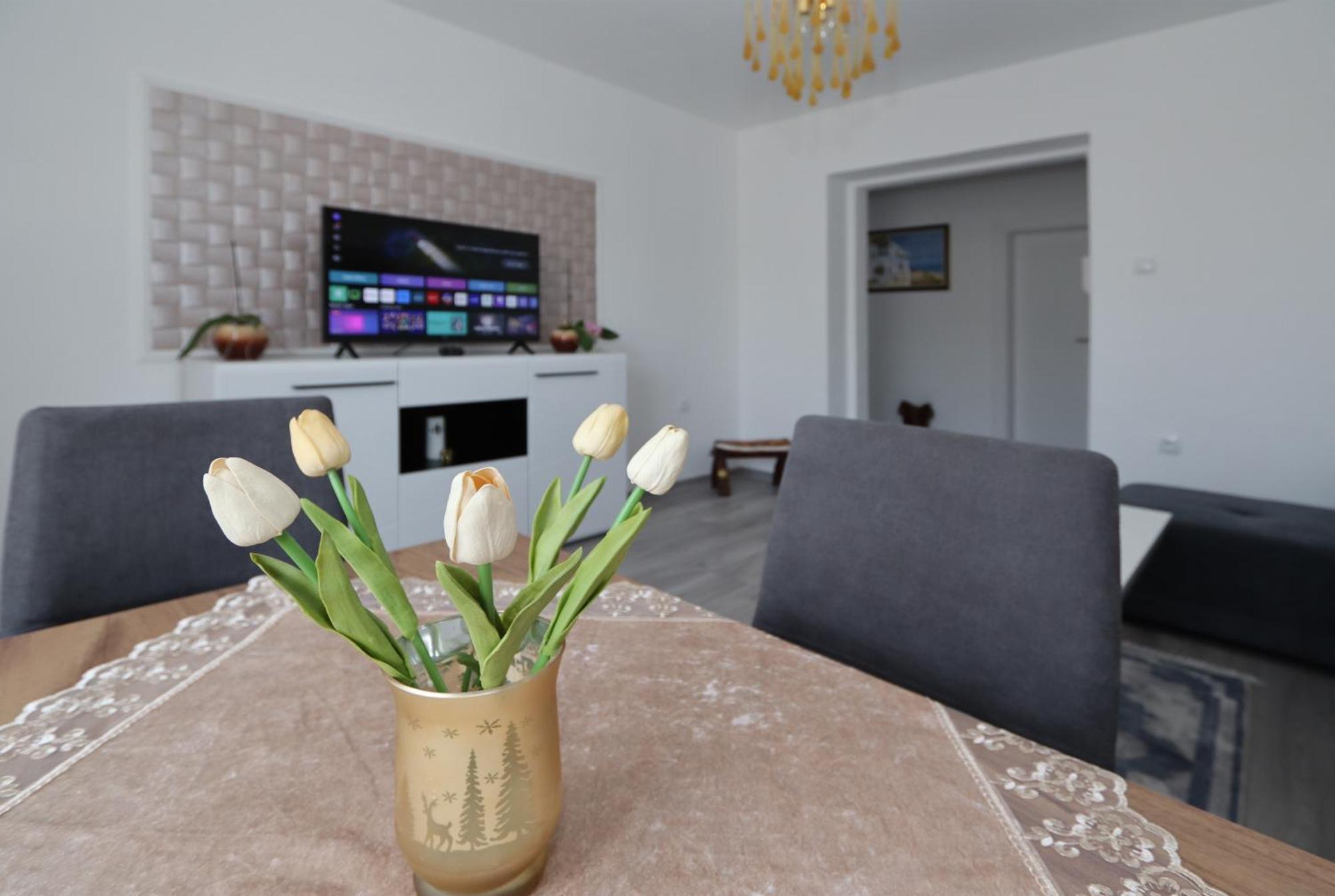 Apartamento Golden Royal Kragujevac Exterior foto